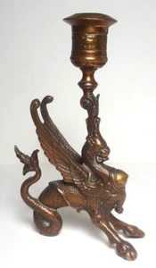 c1880 VHTF GRIFO DE BRONCE - muy detallado - DRAGÓN ALADO 6 1/2" CANDELABRO - Imagen 1 de 11