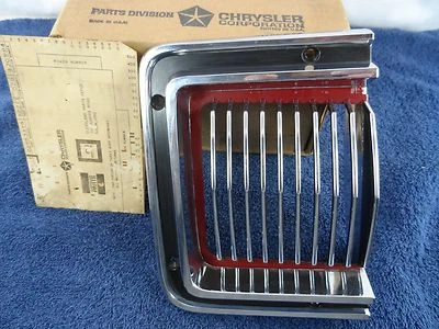 Bisel de luz trasera 1968 Dodge Monaco Polara Station Wagon parada de freno NOS 2853379 Foto 1 de 4