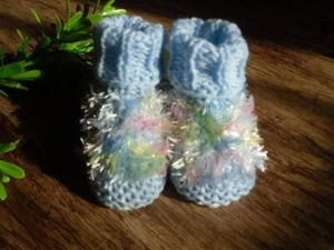 HAND KNITTED BABY BOOTIES, 0-6 Months - Picture 1 of 5