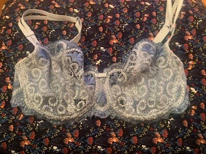 Vintage Chantelle transparente Spitze Stickerei ungefüttert Bügel BH Größe 32DD - Bild 1 von 8