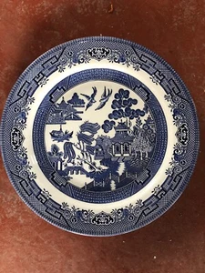 CHURCHILL MADE IN STAFFORDSHIRE ENGLAND BLUE WILLOW PLATE 10.25 In - Picture 1 of 12