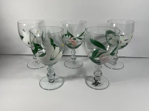 Juego de 5 copas de lirio pintadas a mano - 8 oz, 6,5" de alto, vasos florales blancos - Imagen 1 de 17