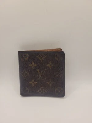 Louis Vuitton Monogram Bifold Unisex Wallet - Image 1 of 4
