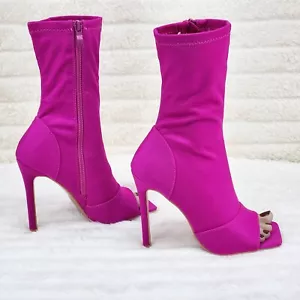 Botas al tobillo audazmente brillantes de color rosa fucsia elásticas cuadradas punta abierta tacón alto - Imagen 1 de 8