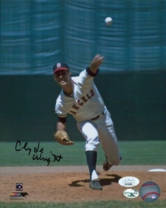 Clyde Wright California Angels Signed 8x10 Matte Photo JSA Authenticated - Picture 1 of 2