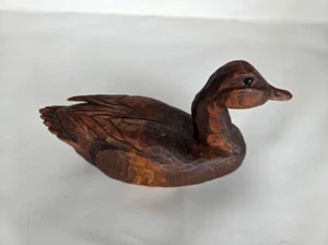 Hand Carved Wooden Duck with Glass Eye Folk Art Figurine Signed 1975 Decor - Bild 1 von 11