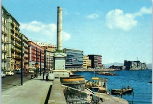 Victory Square - Monument to the Fallen of War, Naples, Italy Postcard - Picture 1 of 2