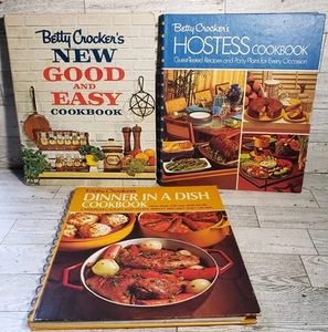 3 VTG BETTY CROCKER cookbooks New Good & Easy Hostess Dinner In A Dish 1960s - Foto 1 di 18