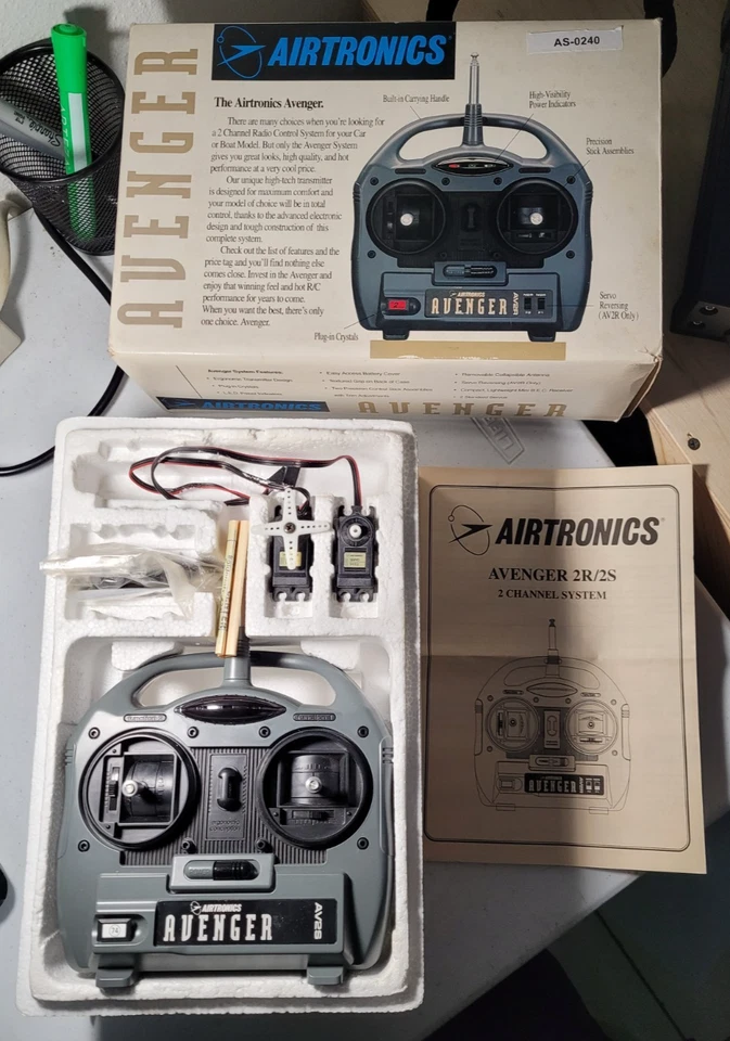 Airtronics Avenger AV2S 2-Channel System – 75MHz AM – Servos & Receiver – 1/10 - Image 1 of 4