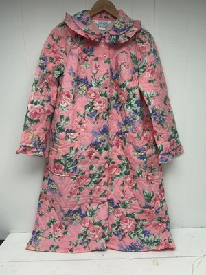 Vintage Floral Print Quilted House Coat Robe Cottage core Granny Pockets Sz M - Image 1 of 4