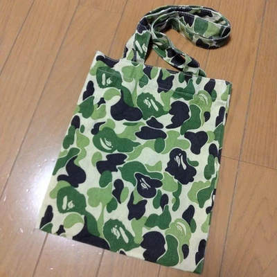 Mini bolso vaporizador camuflaje A Basing Ape Foto 1 de 4