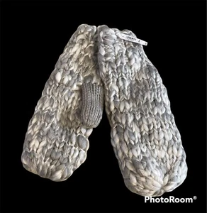 NWT Gap Women’s Cable Knit Winter Mittens Gloves Gray White One Size New W/ Tags - Picture 1 of 4