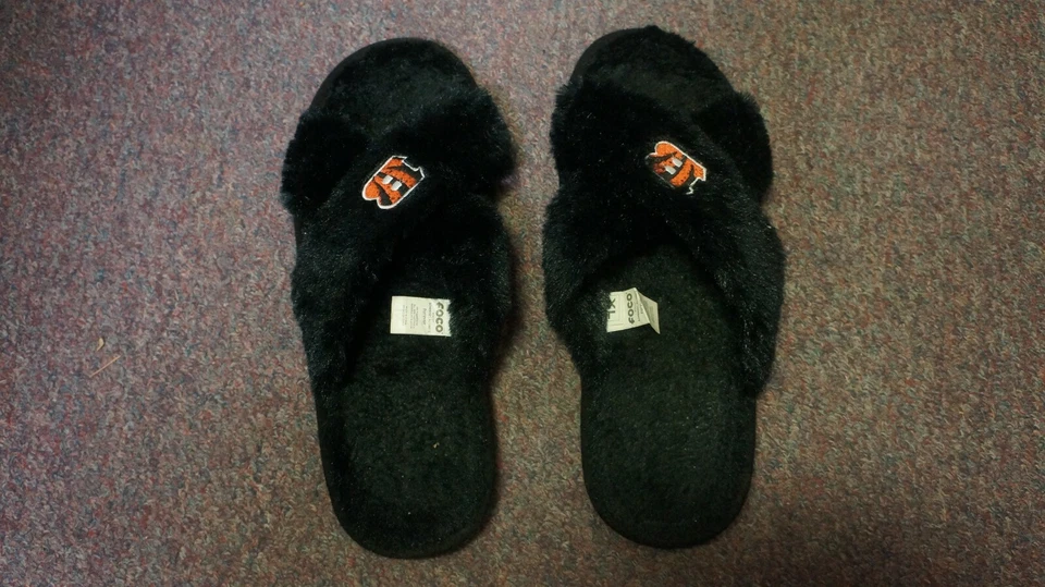 CINCINNATI BENGALS NFL Logo Slide WOMENS Slippers Size XL by FOCO - Image 1 of 4