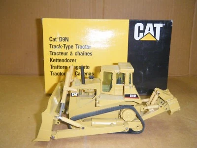 Cat D9N Dozer with Box - NZG - Image 1 of 4