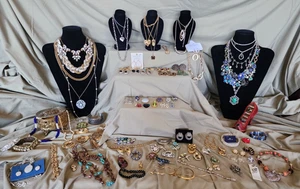 Lot of Costume Jewelry All Wearable Monet, Trifari Crown, Napier, Park Lane, Etc - Picture 1 of 13