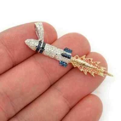 Colgante para hombre cohete hip hop diamante simulado 2,50 quilates chapado en oro de dos tonos 14k Foto 1 de 3