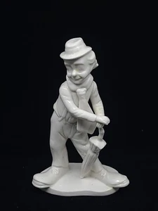 RARE Vintage White Porcelain Clown Figurine with Umbrella 6.5" Tall #F11 - Picture 1 of 6