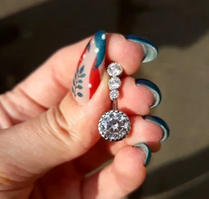 Höchste Top Qualität Zirkon Kristall Kralle Bauchnabelpiercing Knopf - Bild 1 von 7