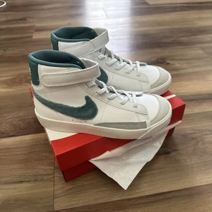 Size 3.5Y (GS) - Nike Blazer Mid 77 White Coastal Sneaker Shoes Big Kids - Picture 1 of 8