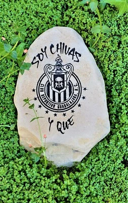 Piedras grabadas para tu patio o jardín - Chivas Rayadas! Foto 1 de 4