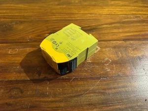 Pilz 751111 relè di sicurezza - Foto 1 di 2