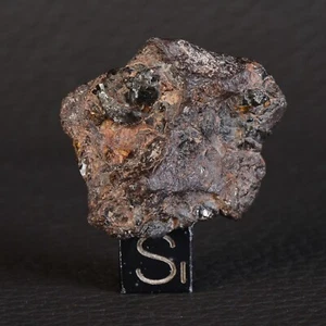27,95g NWA 15738 Meteorit - Einzelpallasit   - Bild 1 von 14