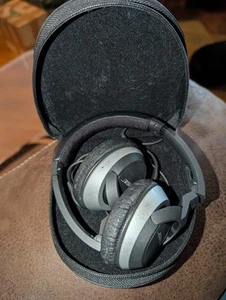 BOSE OE2 On-Ear kabelgebundene Audio-Kopfhörer schwarz mit Hülle & Kabel getestet funktioniert - Bild 1 von 11