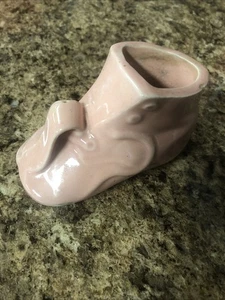 McCoy planter Pink Baby shoe - Picture 1 of 6