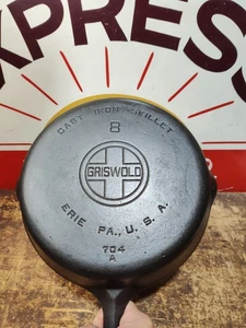 "Fully Restored" GRISWOLD #8 Cast Iron Skillet Pan Large Logo 704 Seasoned - Picture 1 of 7