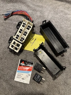 Jeep Patriot/Compass Relay Fuse Box - Image 1 of 4