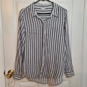 Lucky Brand Grey White Railroad Striped Long Sleeved Button Up Shirt Size M - Picture 1 of 10
