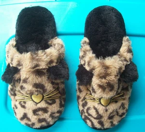 Zapatillas Mujer Dearfoams Leopardo Jaquar Estampado Guepardo Talla Mediana - Imagen 1 de 4
