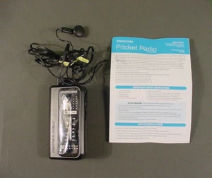 MEMOREX PORTABLE AM/FM RADIO POCKET PLAYER WITH BELT CLIP + EARBUDS MR4240 - Picture 1 of 4