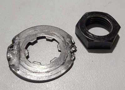 Гайка фиксатора сцепления и шайба 1979 Suzuki TS125 Duster 125 TS 79 - Изображение 1 из 4