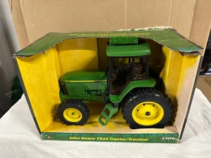 JOHN DEERE 7610 TRACTOR - ERTL - SCALA 1/16 - Foto 1 di 5