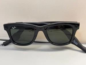 Ray-Ban Stories Wayfarer RW4002 Smart Glasses 50mm - Picture 1 of 9