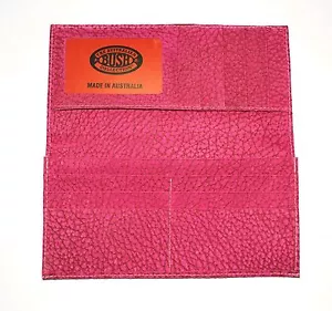 Billetera doble plegable de cuero canguro colección australiana BUSH, roja púrpura - Imagen 1 de 6