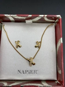 Napier Goldton Runde Schlangenkette Kunstdiamant X Anhänger Halskette & Ohrring Set - Bild 1 von 3