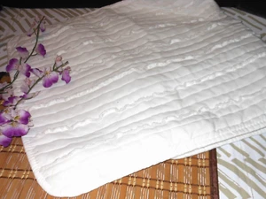 BOSOWOS King 20 X 34 TUFTED RAW EDGE PILLOW SHAM ~ WHITE ~ MICROFIBER #J39 - Picture 1 of 4