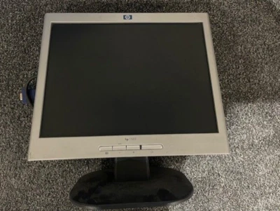 HP L1502 Flat Panel 15" XGA LCD VGA Monitor Small Space Saving Square Screen - Image 1 of 4