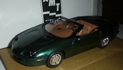 AMT 8901EO 1995 CHEVY CAMARO CONVERTIBLE POLO GREEN MODEL CAR MOUNTAIN - Image 1 of 4