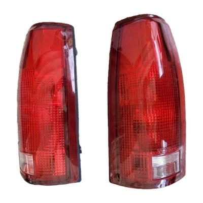 Juego de 2 luces traseras aptas para Chevy K1500 Silverado 88-98 diestro y derecho con bombillas Foto 1 de 4