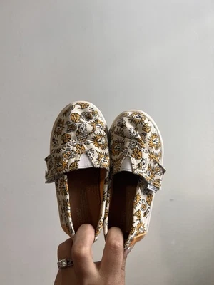 Toms Toddler Shoes Size 7 Orange Lions Print Canvas Slip On - Image 1 of 4