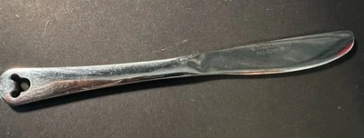 Cuchillo de mantequilla de plata brillante perforado de acero inoxidable 18/8 Disney Mickey Mouse Foto 1 de 2