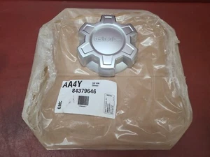 GENUINE NEW 2019-2023 GMC Sierra 1500 Center Cap Hubcap 84173372 - Picture 1 of 5