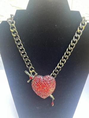 Collar corazón herido de Halloween Betsey Johnson Foto 1 de 4