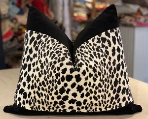 ONE DURALEE BLACK WHITE "BROOKHAVEN" CHEETAH CUT VELVET CUSTOM LUMBAR PILLOW - Picture 1 of 2