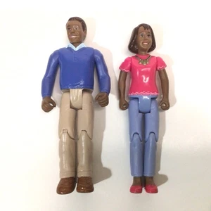 Cantidad de 2 figuras Fisher Price afroamericanas Loving Family Toys R Us papá y mamá  - Imagen 1 de 5