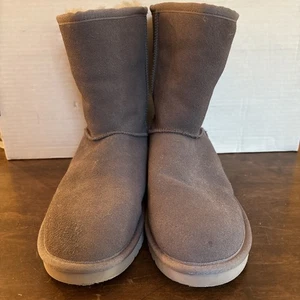 Botas UGG Koolaburra para mujer talla 8 gris gamuza clásicas cortas forradas de piel sintética - Imagen 1 de 15