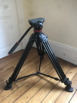 Trépied Manfrotto 546B et tête fluide mvh502AH avec bol de mise à niveau - Photo 1/4
